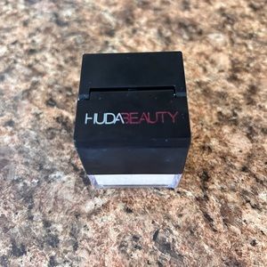 Huda Beauty Banana Bread Baking/Setting Powder- 0.21 oz